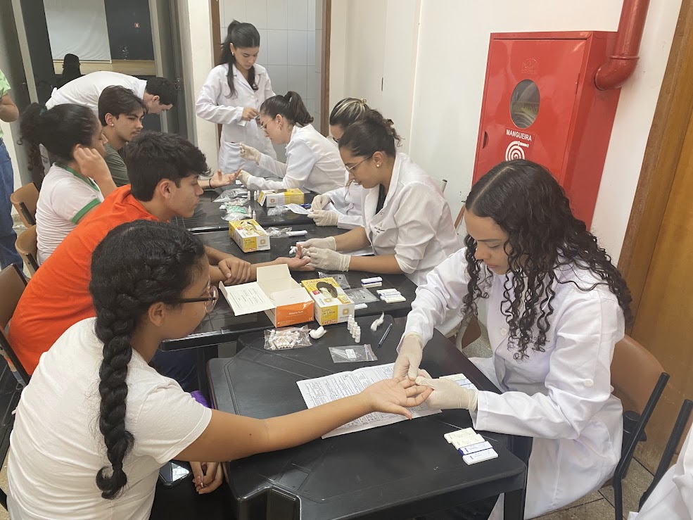 Além da imunização, também foi realizada testagem rápida 